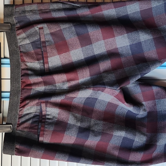 Uniqlo Plaid Elastic Waist Pants - Picture 9 of 11